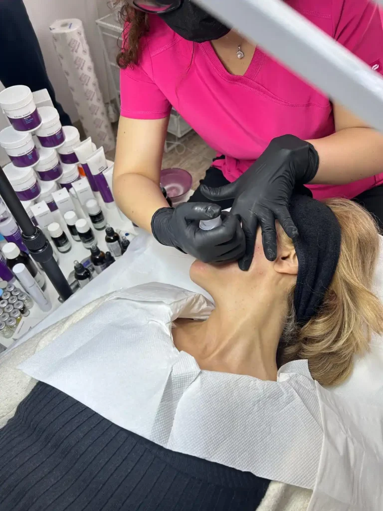 Workshop tratamente faciale în Bacău la MarabuCenter – proceduri profesionale