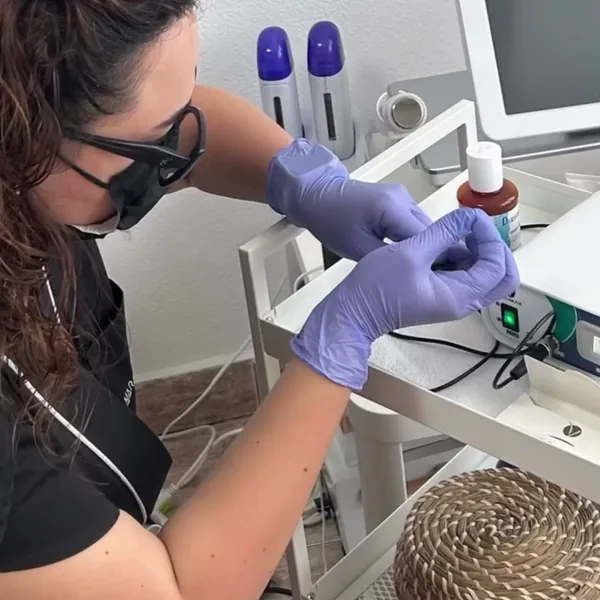 Pregătirea pentru electroliză Pregătirea instrumentului pentru electroliză la MarabuCenter Bacău